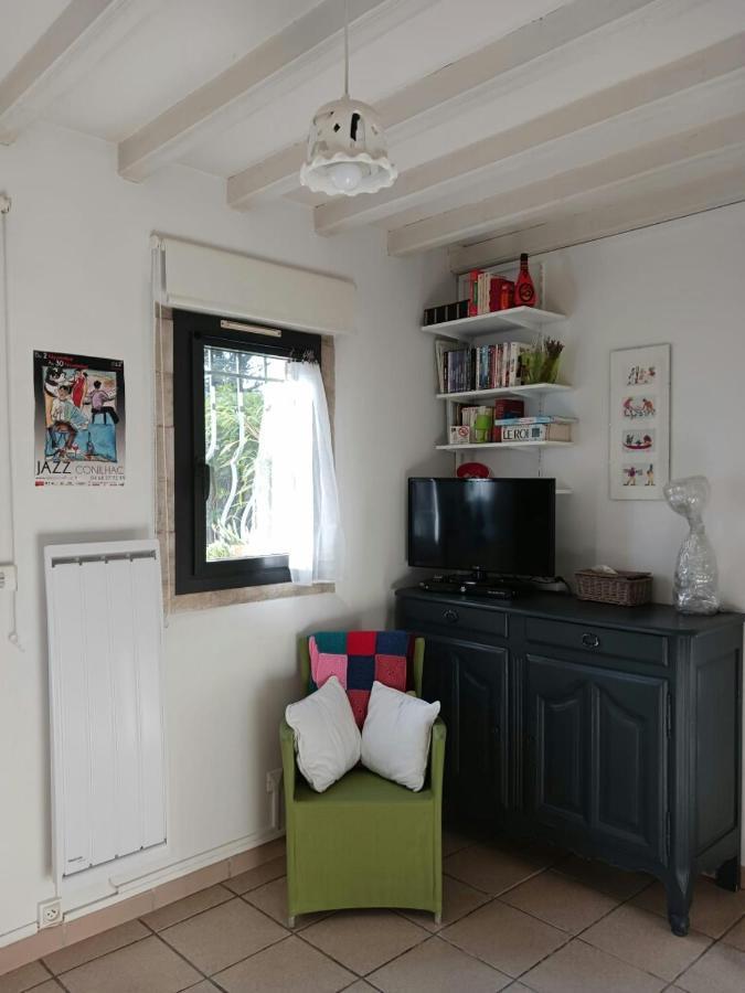 Studio Charmant Et Calme Villeneuve Les Avignon Entree Et Cour Independantes Climatisation Piscine Parking Eksteriør billede